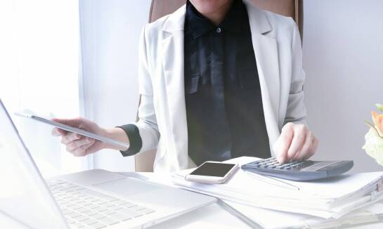 Jakie znaczenie ma profesjonalna pomoc księgowej dla małych firm?