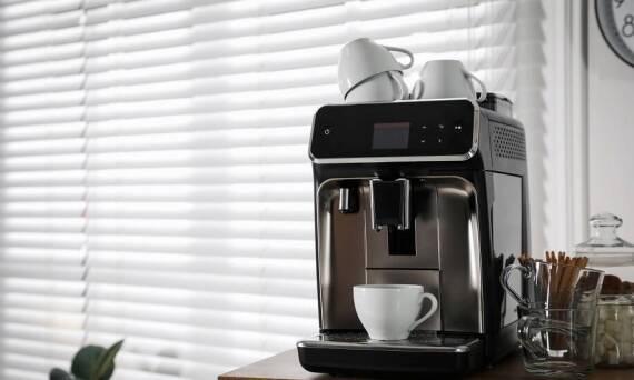 Dlaczego ekspres do kawy pracuje głośno?