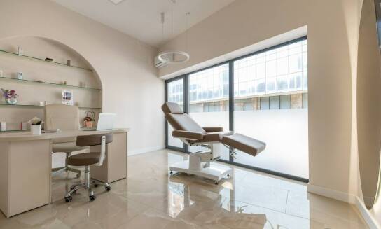 Jak zadbać o komfort podczas zabiegu permanentnego makijażu?