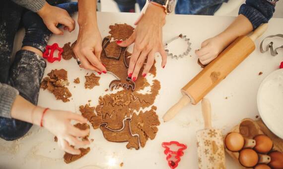 Jak cotygodniowe pieczenie bułek rozwija manualne zdolności dzieci?