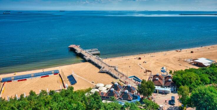 Drink bar na plaży: atrakcja dla turystów w Ustroniu Morskim
