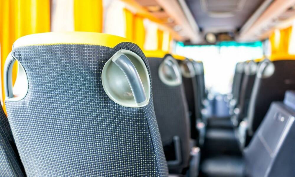 Komfort podróży autokarem: jakie dostępne są udogodnienia?