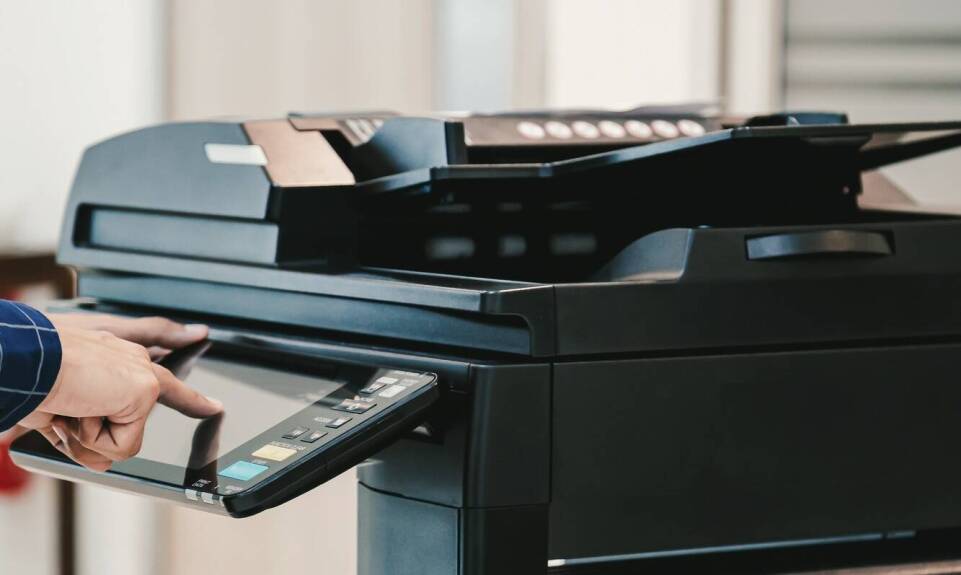 Kolorowe drukowanie w wielofunkcyjnych urządzeniach jako klucz do kreatywności w pracy