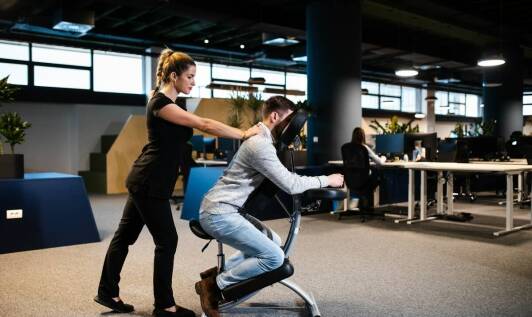 Ergonomiczne porady dla osób pracujących biurowo