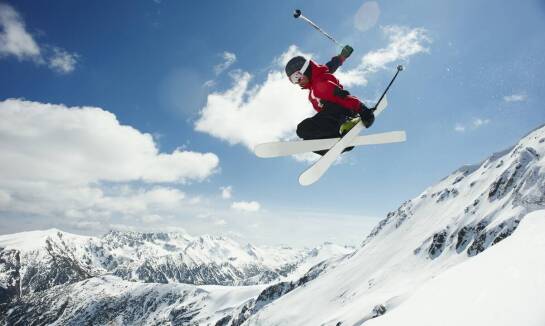 Freestyle na Czarnym Groniu: Jak zacząć swoją przygodę z trikami?