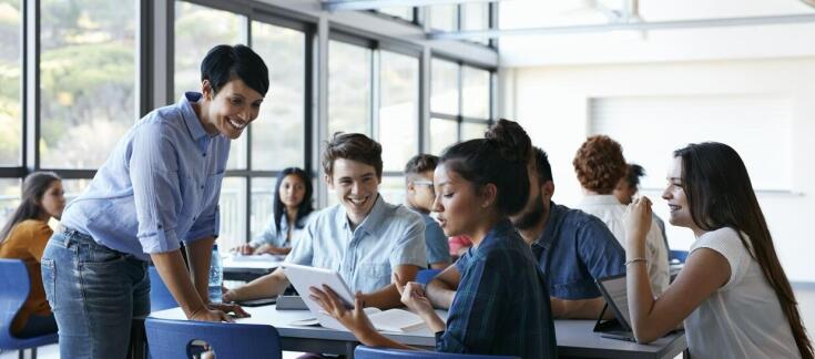 Znaczenie współpracy z biznesem w edukacji przyszłych informatyków.