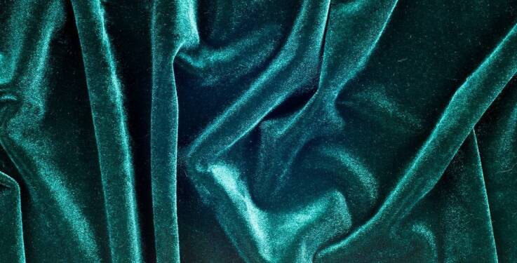 Damskie welury w różnych kolorach – jak dobrać odcień do swojej stylizacji?