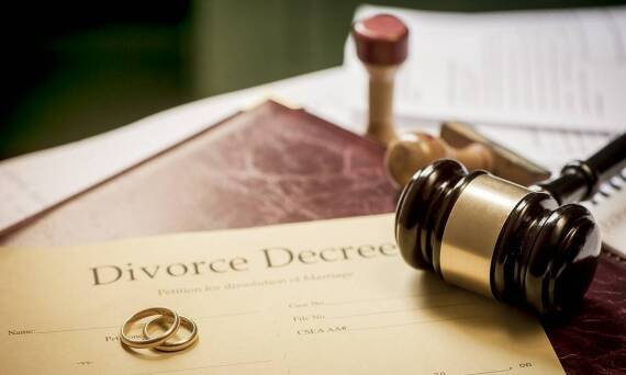 Co warto wiedzieć przed wniesieniem pozwu rozwodowego? Wskazówki od adwokata.