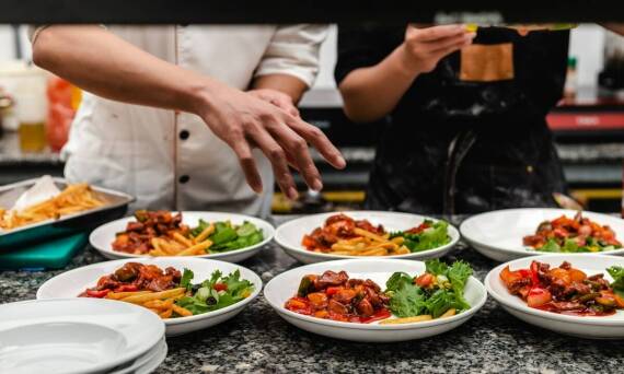 Jak przygotowujemy autentyczne włoskie specjały w naszej restauracji?