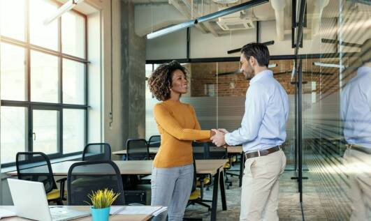 Wpływ mechanicznej wentylacji na cieplny komfort w biurowych przestrzeniach