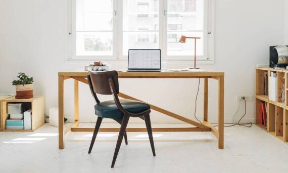 Wybór wewnętrznych drzwi a estetyka domowego biura