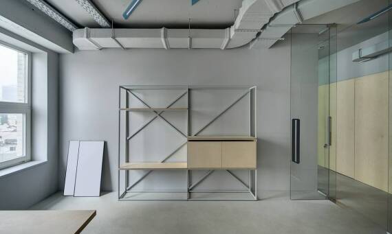 Znaczenie metalowych designerskich konstrukcji w nowoczesnych wnętrzach