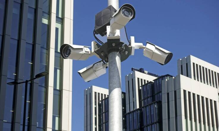 Zastosowanie kamer IP w systemach monitoringu – zalety i wyzwania