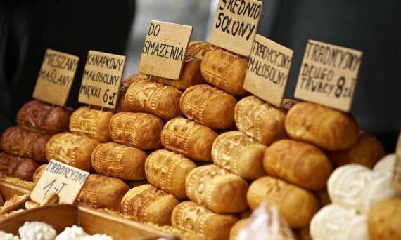 Jak domowe krakowskie ciasta wpisują się w najnowsze trendy kulinarne?