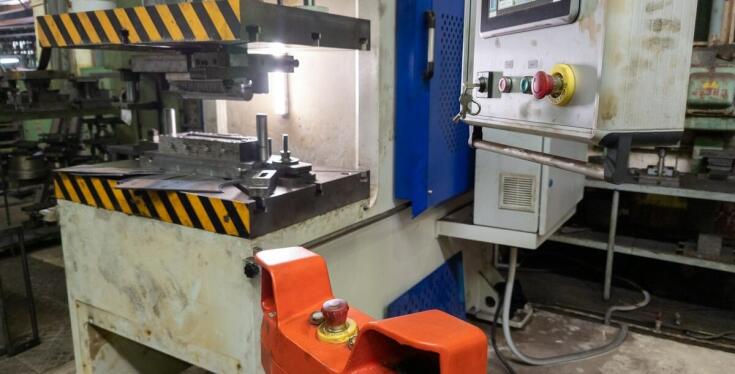 Predykcyjna konserwacja hydraulicznych pras: przyszłość utrzymania ruchu