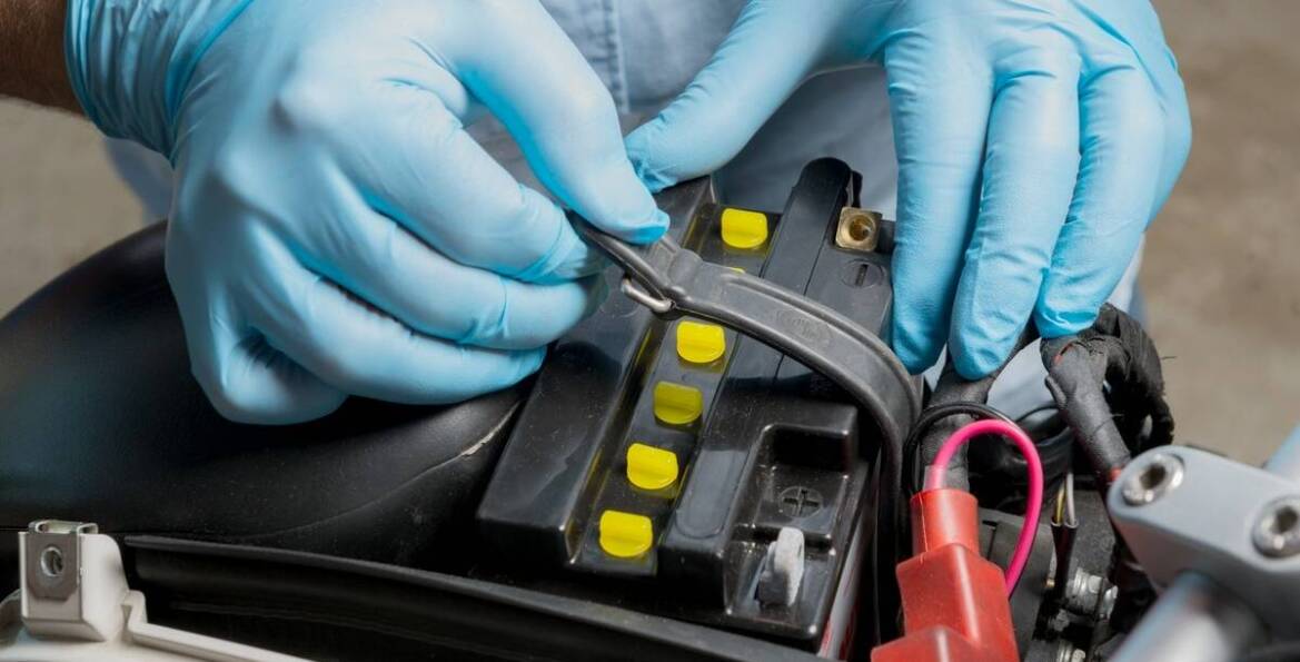 Jakie akumulatory najlepiej sprawdzają się w turystycznych motocyklach?