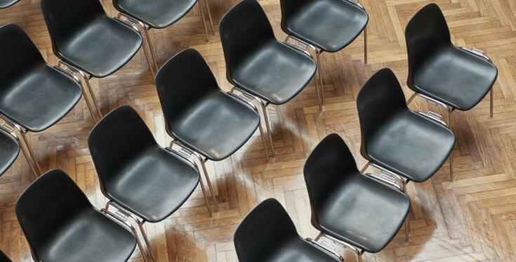 Różnorodność stylów audytoryjnych krzeseł: od klasyki po nowoczesność