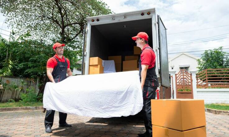Jak przebiega transport mebli dla klientów w Pruszkowie?