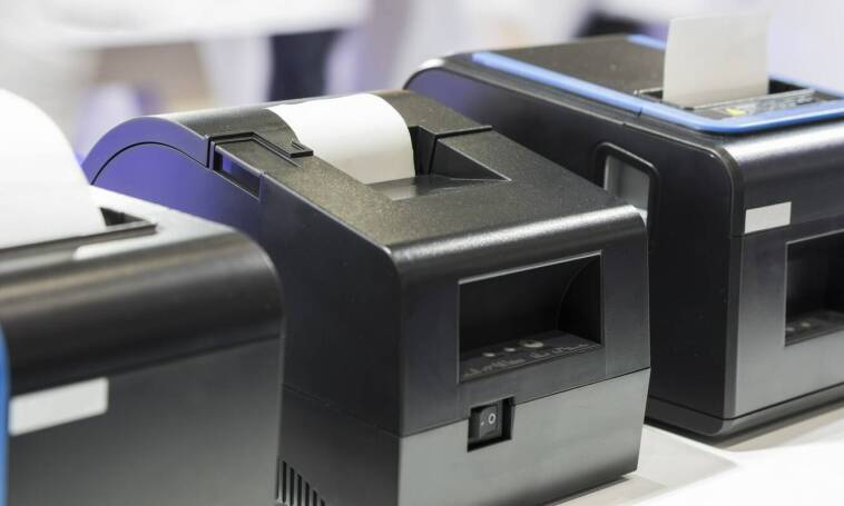 Porównanie różnych typów fiskalnych drukarek: offline vs online