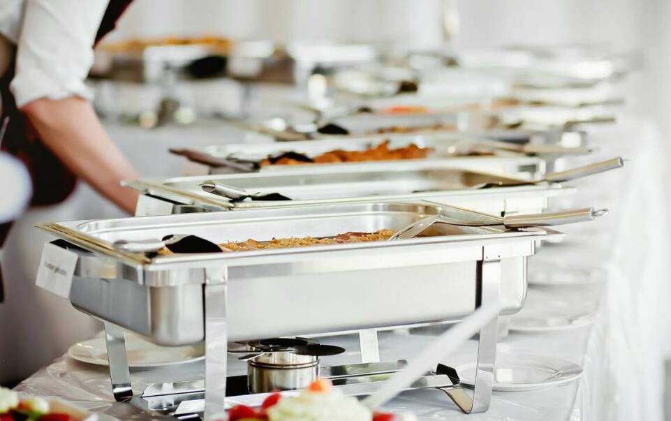 Jak skutecznie wykorzystać wypożyczalnię sprzętu gastronomicznego na eventach?