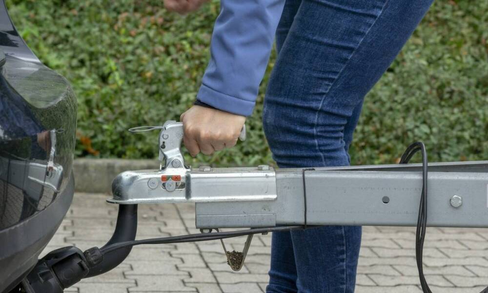 Korzyści z montażu automatycznych haków w nowoczesnych pojazdach