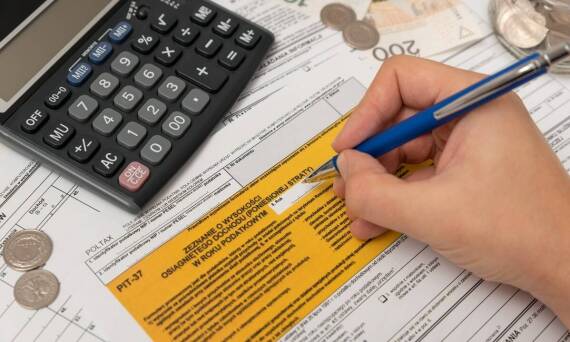 Jakie są wymagania dotyczące raportowania w ramach procedury IOSS?