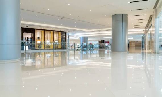 Jakie obiektowe wykładziny najlepiej sprawdzą się w centrach handlowych?