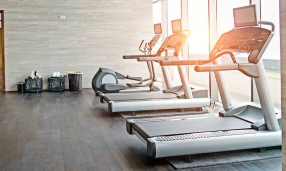 Jak treningowe bieżnie mogą zwiększyć atrakcyjność klubu fitness?