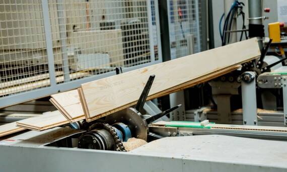 Automatyzacja procesów produkcyjnych z wykorzystaniem jednostronnych okleiniarek