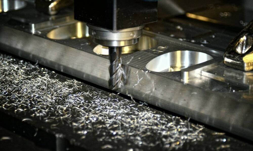 Od czego zależą parametry wiercenia CNC w detalach dla kolejnictwa i motoryzacji