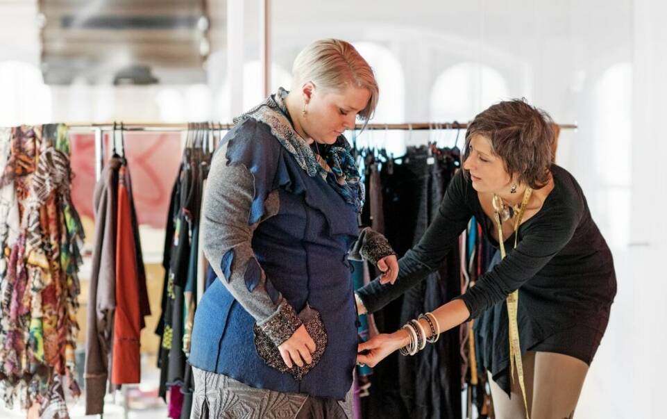 Jak przygotować się do zdalnych zakupów ze stylistką, gdy trzeba połączyć szafę, sylwetkę i kolorystykę