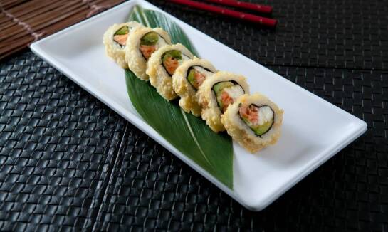 Tempura w zamówieniu sushi — jak wpływa na odbiór całego posiłku na dowóz