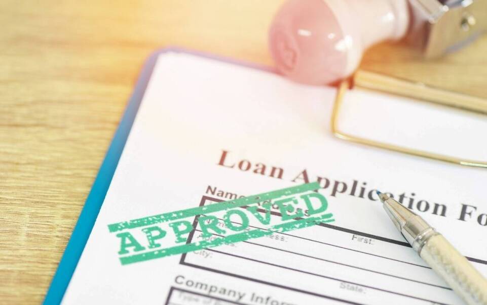 Jak przygotować wniosek o kredyt gotówkowy, żeby bank nie wracał po dodatkowe wyjaśnienia