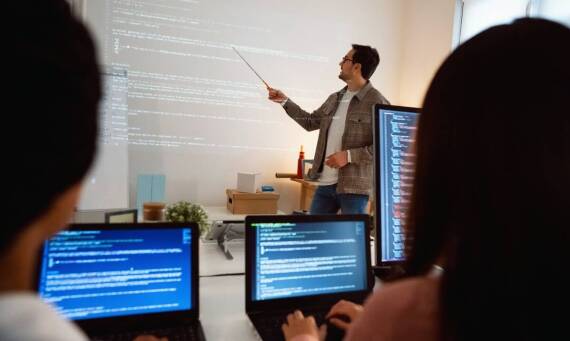 Jak ocenić, czy warsztat z Pythona pasuje do programisty Java, DevOps lub zespołu AI