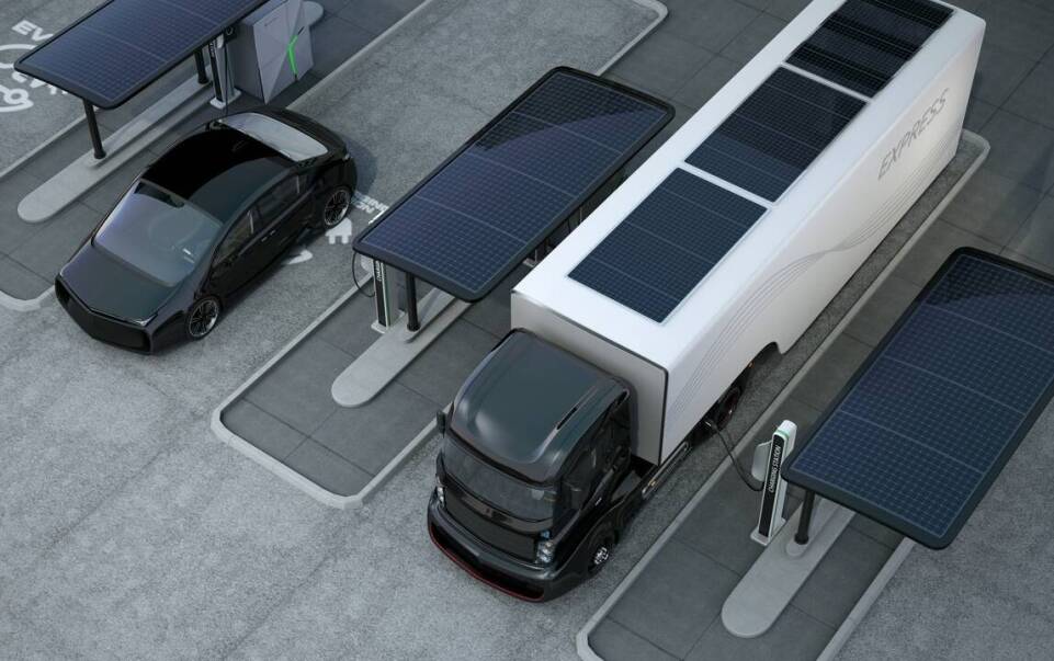 Kiedy firmowe ładowanie aut i magazyn energii realnie obniżają rachunki za prąd