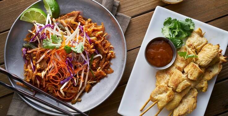 Jak czytać menu tajskiej restauracji przez smak pad thai, tom yum i curry