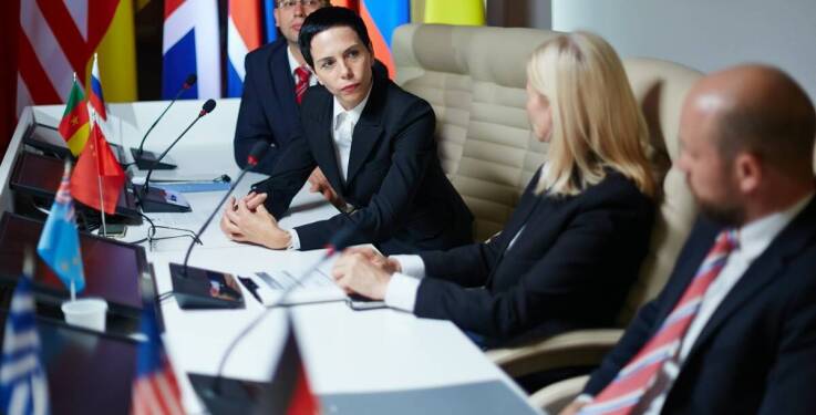 Jak dobrać hostessy do konferencji i eventów w Zakopanem, gdy liczą się sezon i języki