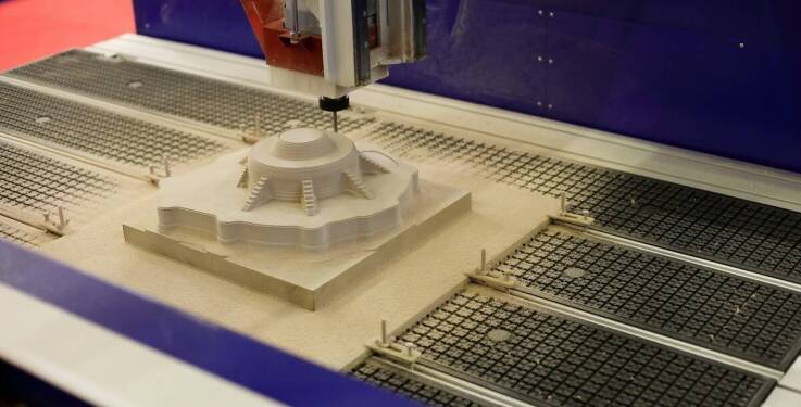 Jak frezowanie i toczenie CNC wspierają produkcję prototypów oraz małych serii