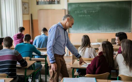 Jak małe klasy wspierają naukę i bezpieczeństwo dziecka w szkole niepublicznej