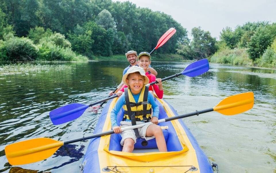 Jak przygotować się do pierwszego spływu Piławą z dzieckiem lub w grupie znajomych
