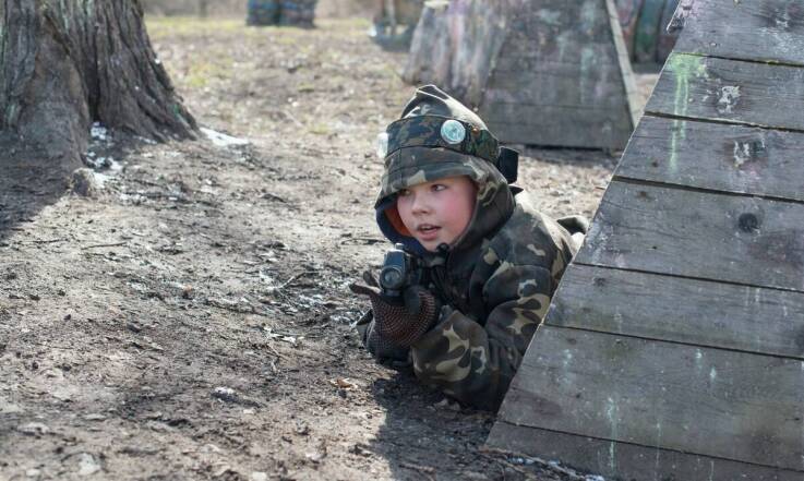 Paintball rodzinny z dziećmi — kiedy zabawa ma sens, a kiedy trzeba uprościć zasady