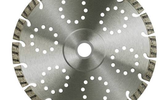 Kiedy otwornica z węglikami spiekanymi sprawdza się przy aluminium i stali nierdzewnej?