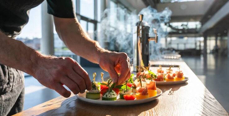 Dlaczego rytm przerw gastronomicznych decyduje o płynności całodniowego eventu firmowego